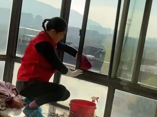 ���u������˾